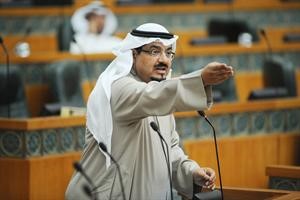 وزير النفط والاعلام الشيخ احمد العبدالله معقبا على حديث علي الراشد﻿
