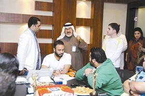 مستشار الادارة العامة الزميل يوسف عبدالرحمن ومدير التحرير الزميل محمد الحسيني مع المخرج هاني النصار﻿