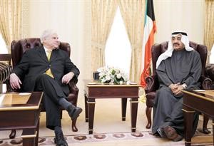 رئيس مجلس الامة جاسم الخرافي مستقبلا رئيس مجلس العموم الكندي البرلمان بيتر ميليكن