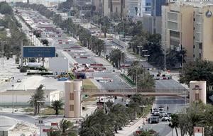 احد الشوارع المؤدية الى دوار اللؤلؤة في المنامة بعد اخلائه من المعتصمين	 افپ﻿