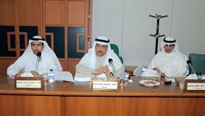 خالد الطاحوس ومسلم البراك اثناء اجتماع اللجنة﻿