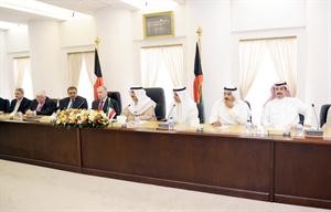 الرئيس جاسم الخرافي واسامة النجيفي اثناء جلسة المباحثات الرسمية﻿