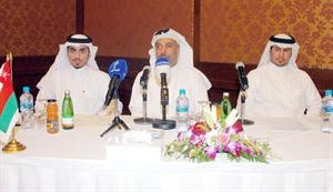 مجاسم اللنقاوي مع الحضور في اللقاء
