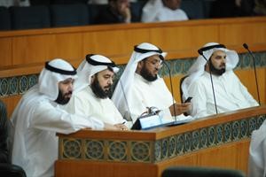 متابعة للجلسة من مبارك الوعلان وفلاح الصواغ ودجمعان الحربش ودفيصل المسلم
