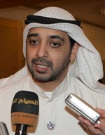 الشيخ محمد العبدالله متحدثا للصحافيين﻿