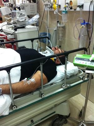المواطن المدهوس يرقد لتلقي العلاج في مستشفى مبارك﻿