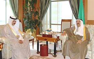 صاحب السمو الامير الشيخ صباح الاحمد مستقبلا زيد العازمي