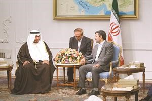 دعبدالله المعتوق خلال لقائه مع احمدي نجاد اول من امس﻿