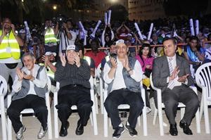 وزير الصحة د هلال الساير والرئيس التنفيذي لمجموعة بنك الكويت الوطني ابراهيم دبدوب والرئيس التنفيذي لشركة الوطني للاستثمار صلاح الفليج خلال حفل تكريم الفائزين بالسباق