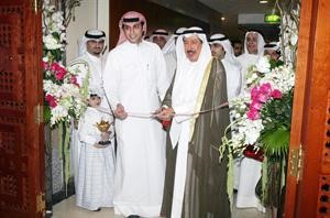 احمد الهارون يقص شريط افتتاح الملتقى﻿