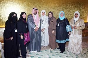 الشيخ احمد الفهد متوسطا بعض المشاركات