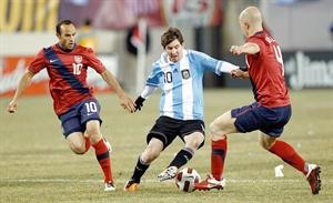 نجم الارجنتين ليونيل ميسي تعرض للاجهاد امام اميركا وكوستاريكا قبل عودته لبرشلونة افپ