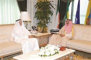 سمو ولي العهد الشيخ نواف الاحمد مستقبلا احمد الرجيب﻿