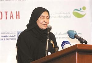 دلال العثمان تلقي كلمتها﻿