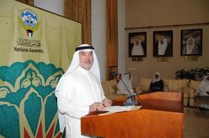 صالح عاشور متحدثا في المؤتمر الصحافي﻿