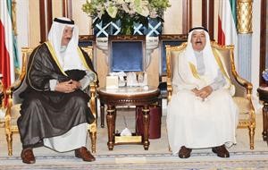 صاحب السمو الامير الشيخ صباح الاحمد مستقبلا الشيخ جابر المبارك﻿