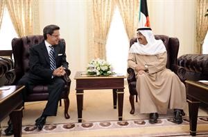 الرئيس جاسم الخرافي اثناء استقباله رئيس جمعية الصداقة المكسيكيةالكويتية﻿