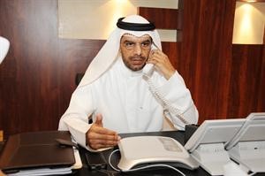 رئيس جمعية المعلمين والامين العام المساعد لاتحاد المعلمين العرب متعب العتيبي يتلقى اتصالات قراء الانباء	فريال حماد﻿