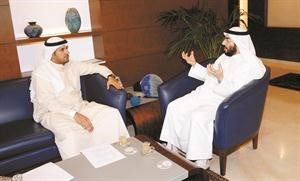 علي الزبيد ومهند الصانع خلال اللقاء﻿
