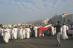 عُمان تفرج عن 57 شخصاً أوقفوا في تظاهرات صحار