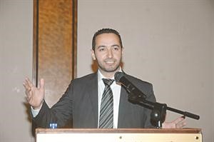 ماهر سلامة مستعرضا مميزات الجهاز الجديد من سيسكو﻿