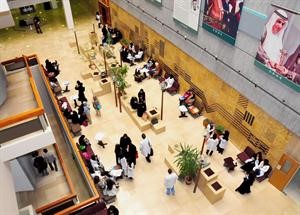 عودة طلبة جامعة الخليج العربي الى الدراسة