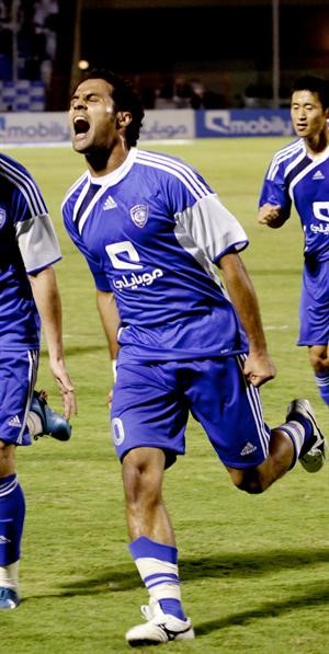 نجم الهلال ياسر القحطاني ينفجر فرحا بهدفه في مرمى الاتفاق﻿