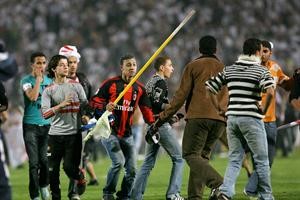 فلتان وشغب لم يسبق له مثيل في مباراة الزمالك والافريقي التونسي افپ