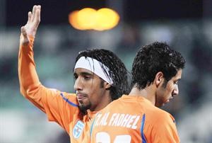 فهد العنزي يتسلم جائزةافضل لاعب عربي واعد اليوم	هاني الشمري﻿