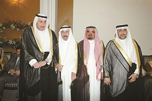 الشيخ سلطان بن حثلين مرحبا بالشيخ فيصل الحمود بحضور ناصر الحجرف كرم ذياب