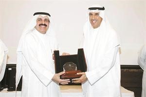 مدير معهد الدراسات المصرفية مكرما بنك بوبيان﻿