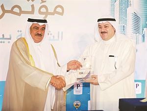 الشمالي يكرم امين عام اتحاد مصارف الكويت بالوكالة نبيل الصقعبي﻿