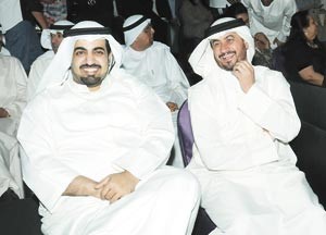 الشيخ خليفة العلي واحمد الدوغجي في مقدمة الحضور	انور الكندري﻿