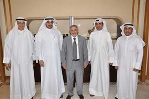 د هلال الساير ود ابراهيم العبدالهادي مع وفد جمعية التمريض