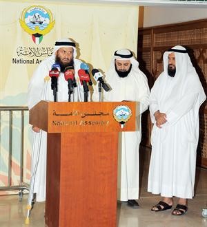 خالد السلطان ودوليد الطبطبائي ومحمد هايف اثناء المؤتمر الصحافي هاني الشمري