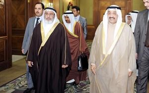الرئيس جاسم الخرافي اثناء استقباله خليفة الظهراني