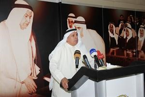 عبدالله الرومي اثناء حديثه في مسابقة الدستور التي نظمتها الامانة العامة في مجلس الامة