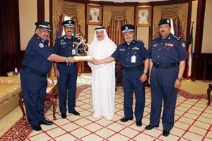 وزير الداخلية لدى استقباله قيادات اكاديمية سعد العبدالله﻿