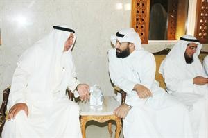 عبدالله الرومي ودعلي العمير في حديث جانبي ﻿