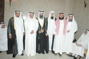 حسين الحريتي يقدم التهاني للدكتور ناظم المسباح وداحمد الكوس ودمحمد الحمود النجدي ودخالد السلطان ﻿
