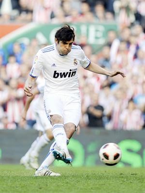 نجم ريال مدريد ريكاردو كاكا تالق في المباراة السابقة