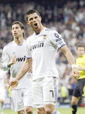 فرحة مهاجم ريال مدريد كريستيانو رونالدو بهدفه في توتنهام﻿