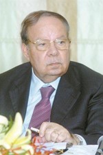 داحمد فتحي سرور