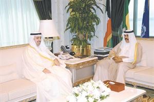سمو ولي العهد الشيخ نواف الاحمد مستقبلا علي الراشد
