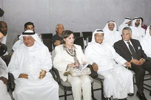 الكاتبة القديرة عواطف البدر تتوسط الفنان احمد السلمان والزميل محبوب العبدالله﻿