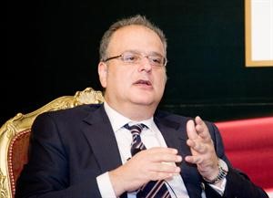ميشال العقاد