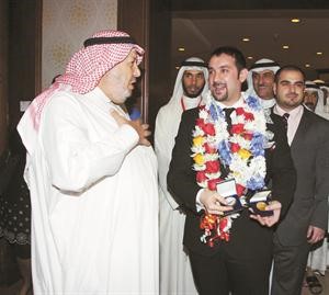فيصل القناعي مهنئا قاسم

