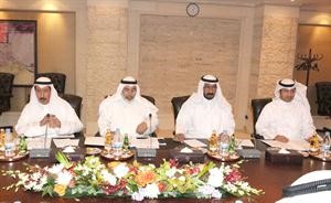 دبدر الشريعان ودمحمد العفاسي ودمحمد البصيري واحمد الهارون خلال الجلسة