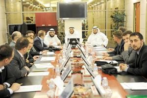 عبدالله الحيدر وعادل الجري ووحيد البصيري في استقبال الوفد البوسني﻿