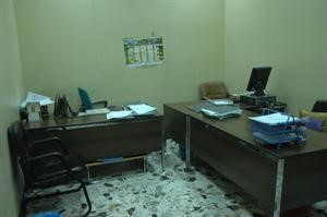 المكاتب خالية من القانونيين﻿